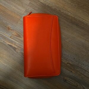 FILOFAX Saffiano Zip Personal Compact in Orange 🍊
